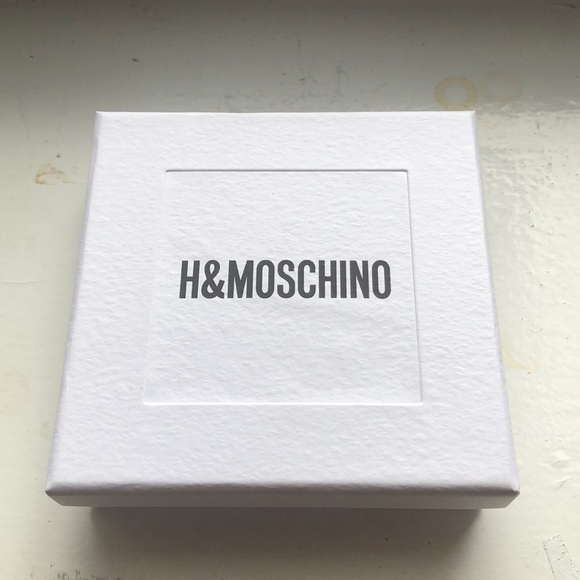 H&M Moschino Gold Bracelet! - Picture 2 of 2